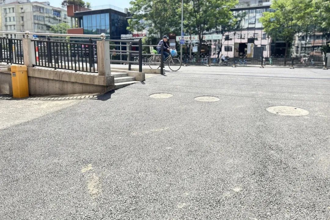爬坡难下坡险，居民出行难题如何解？  第5张